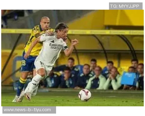 西媒曝皇马维尼修斯标价1亿欧维蒂尼亚转会同样需巨资