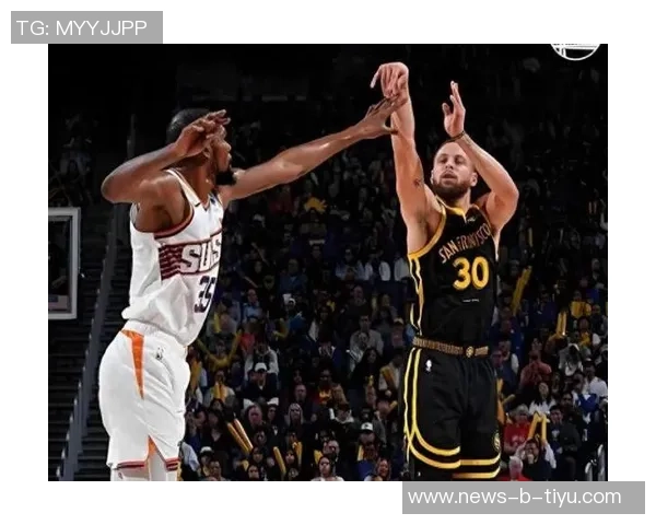 库里上半场表现抢眼13投7中斩获18分外加6助攻和2盖帽展现全面能力