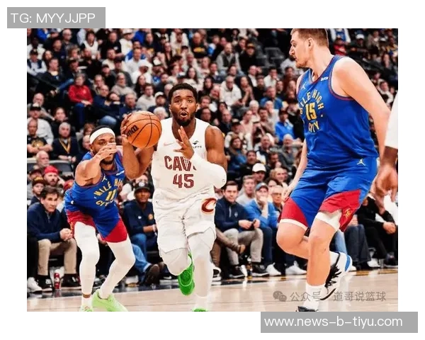 小米切尔全力支持亚库乔尼斯称赞德鲁史密斯打球风格沉稳可靠 小米切尔全力支持亚库乔尼斯称赞德鲁史密斯打球风格沉稳可靠